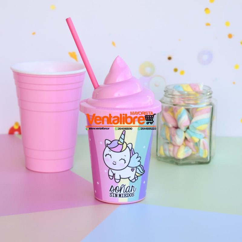 VASO INFANTIL DISEÑO HELADO CON TAPA Y SORBETE ESTAMPADOS PERSONAJES - Imagen 3