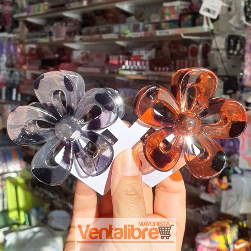 BROCHE FLOR HAWAIANA COLORES EXCELENTE CALIDAD