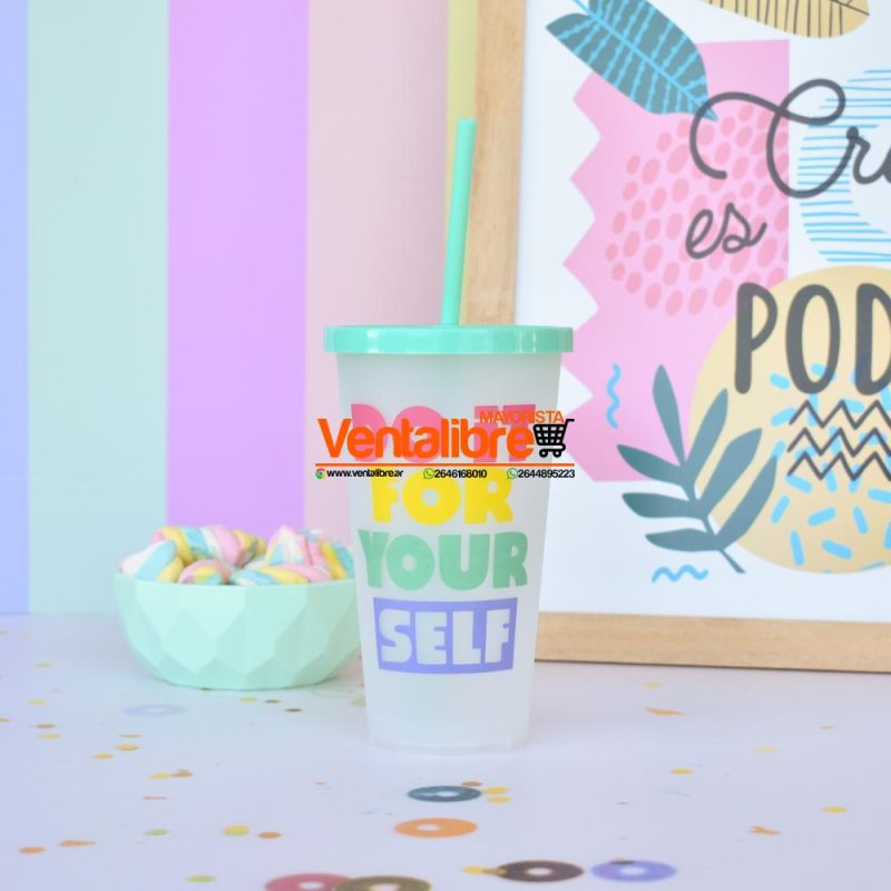 VASO ALTO ESTAMPADO CON TAPA Y SORBETE - Imagen 3