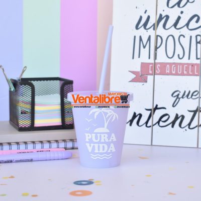 VASOS ESTAMPADOS CON TAPA Y SORBETE - Image 2
