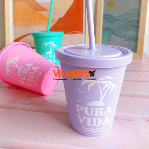 VASOS ESTAMPADOS CON TAPA Y SORBETE