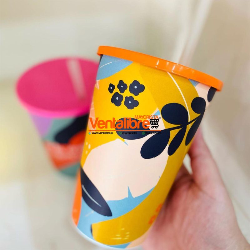 VASOS PREMIUM ESTAMPADOS CON TAPA Y SORBETE