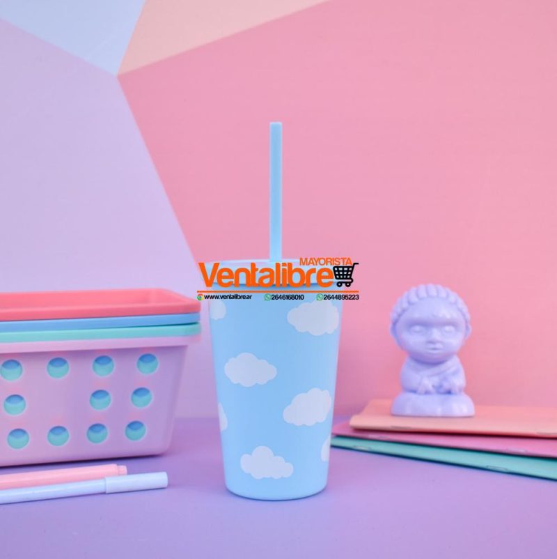 VASOS ESTAMPADOS CON TAPA Y SORBETE - Imagen 3
