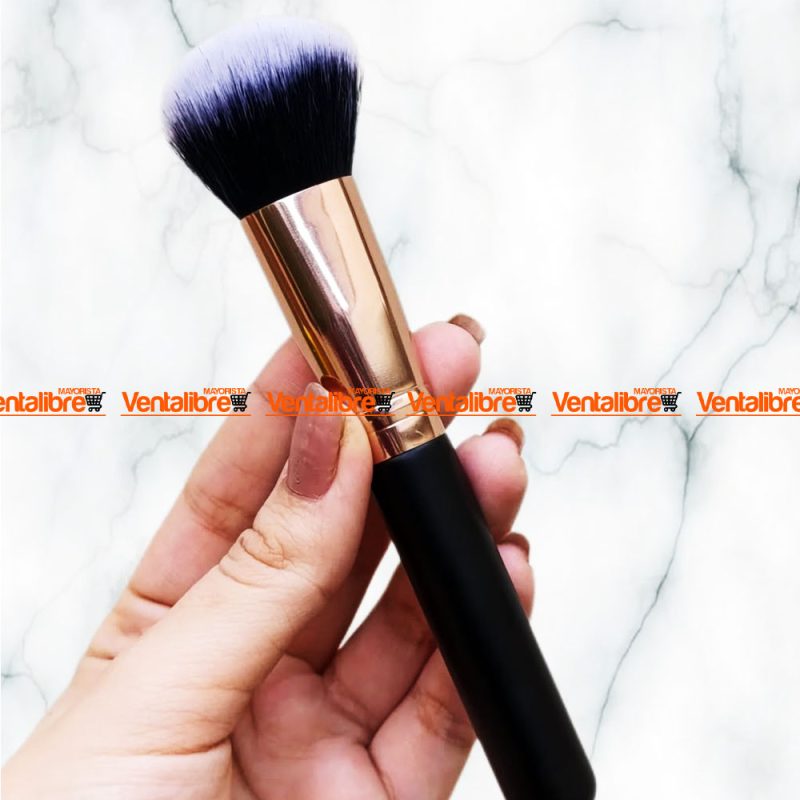 BROCHA GRANDE PARA BASE DE MAQUILLAJE