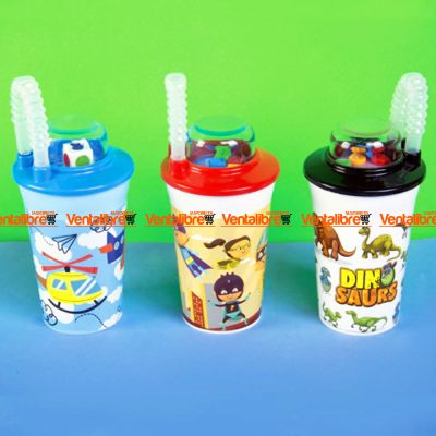 VASO KIDS ESTAMPADO 400 CC. CON TAPA COMODÍN Y SORBETE COLOR