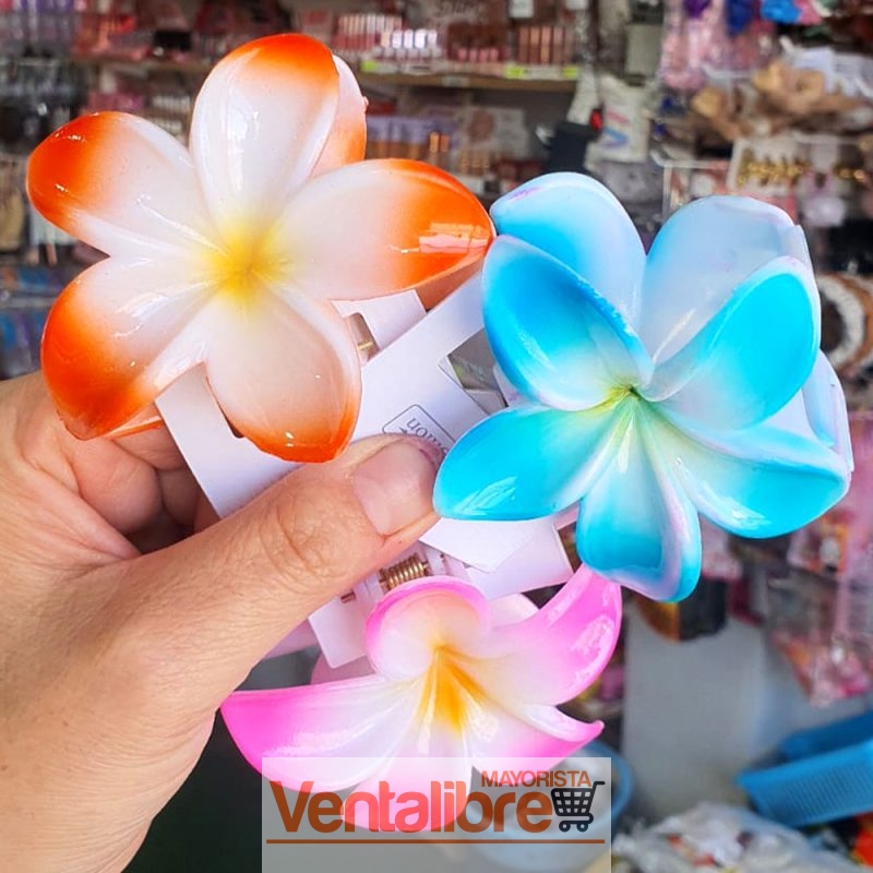 BROCHE FLOR HAWAIANA COLORES EXCELENTE CALIDAD