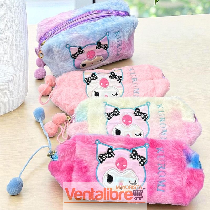 CARTUCHERA NECESER PELUCHE Y POMPÓN ESTAMPA KUROMI