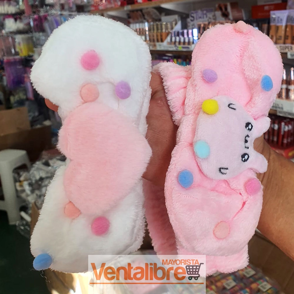 VINCHA ELÁSTICA PELUCHE CON PERLITAS Y APLIQUES VARIOS - Imagen 3