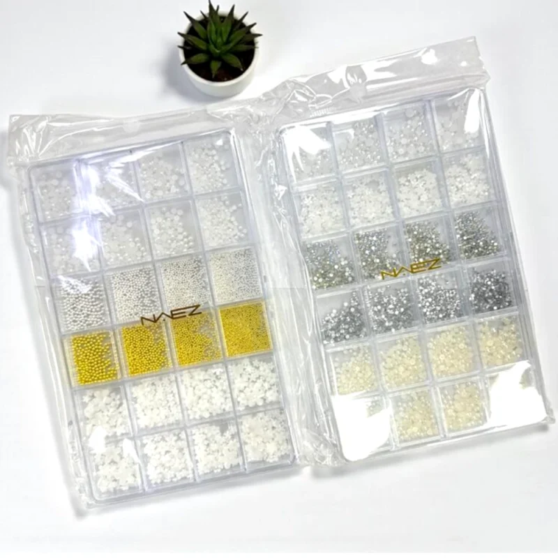 ESTUCHE CON DECORACIONES SURTIDOS PARA UÑAS