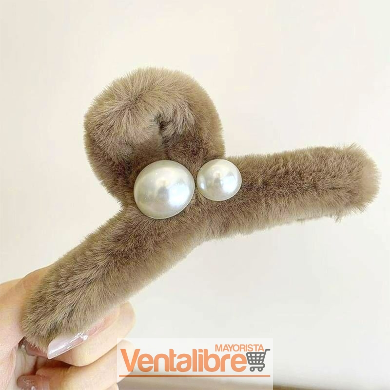 BROCHE DE PELO PELUCHE CON PERLA BLANCA 11 CM.