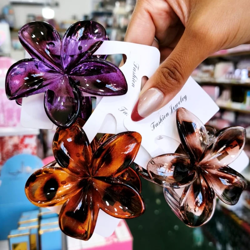 BROCHE FLOR HAWAIANA COLORES EXCELENTE CALIDAD