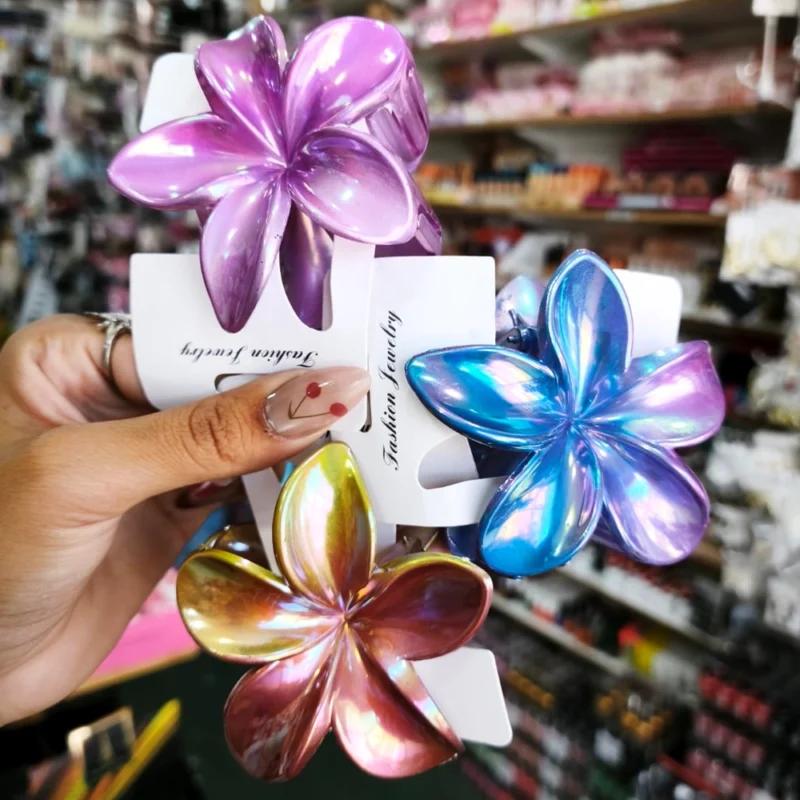 BROCHE FLOR HAWAIANA COLORES EXCELENTE CALIDAD