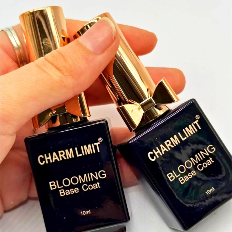 ESMALTE DE UÑAS CHARM LIMIT BLOOMING BASE COAT DE 10 ML.
