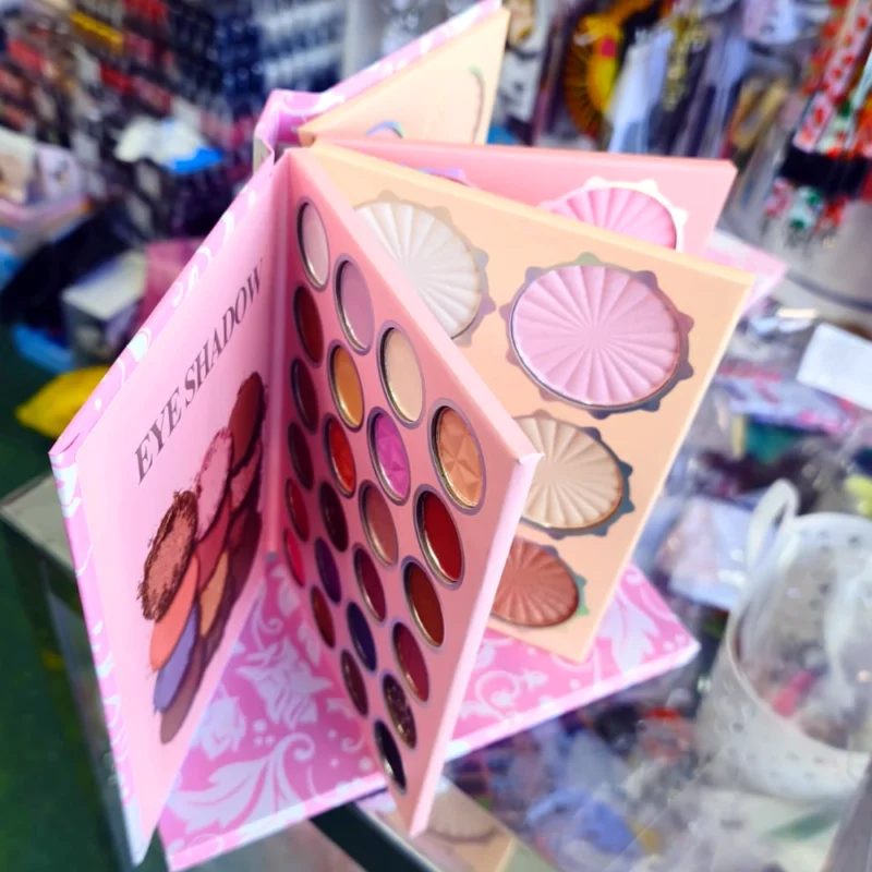 LIBRO DE PALETAS DE SOMBRAS ARABE MEDECOO X 43 COLORES